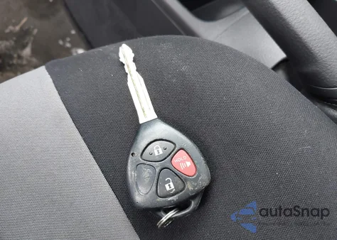 2010 Toyota Matrix S z USA, uszkodzony, nr VIN 2T1KE4EE5AC036697